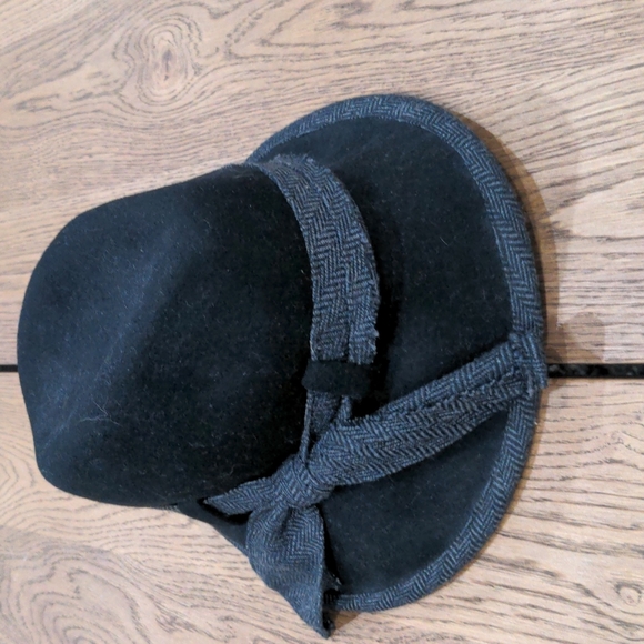 Jessica Simpson felt bucket hat. - Picture 1 of 7